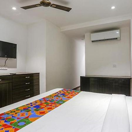 Fabexpress Rg Stay New Delhi Exterior photo